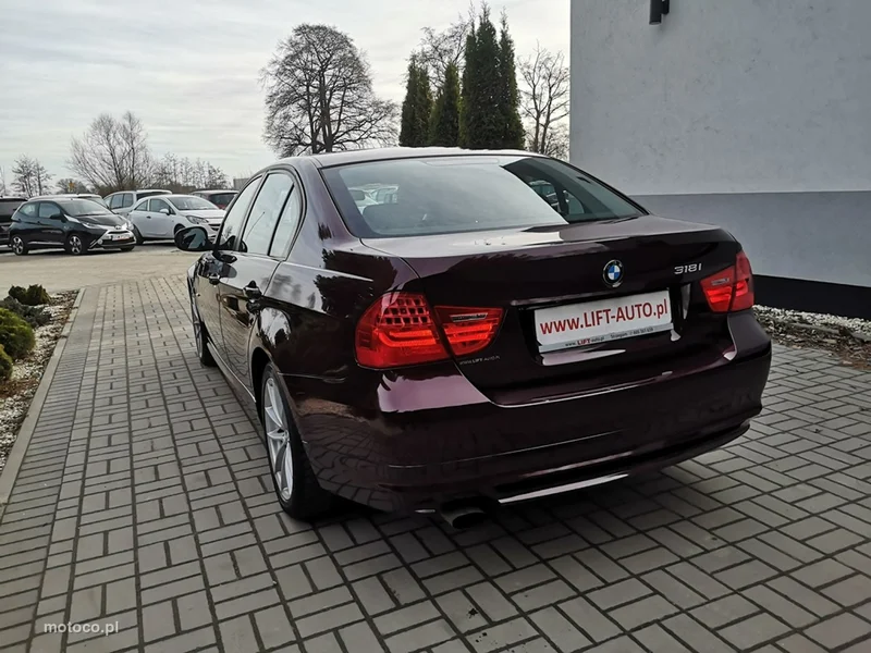 BMW Seria 3 E90 318 8