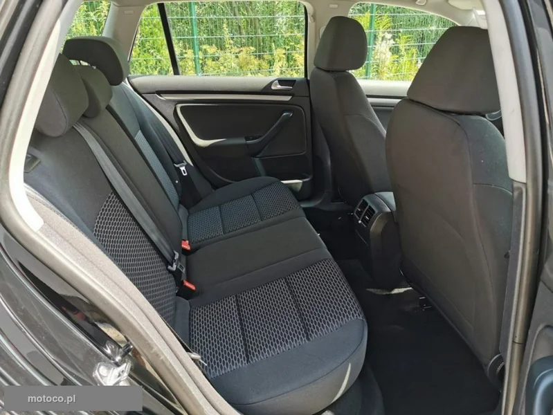 Volkswagen Golf VI 11