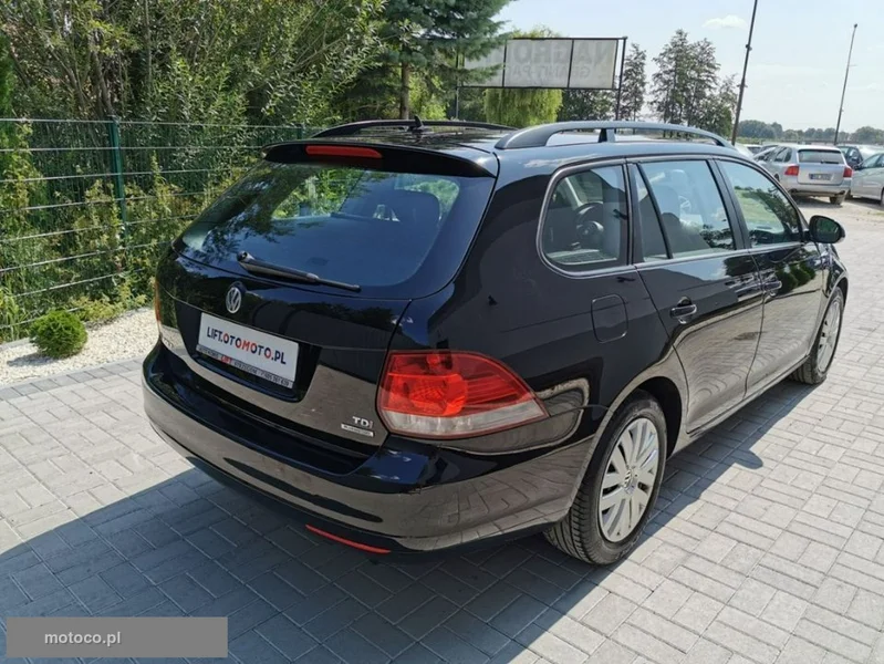 Volkswagen Golf VI 4