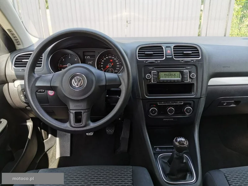 Volkswagen Golf VI 8