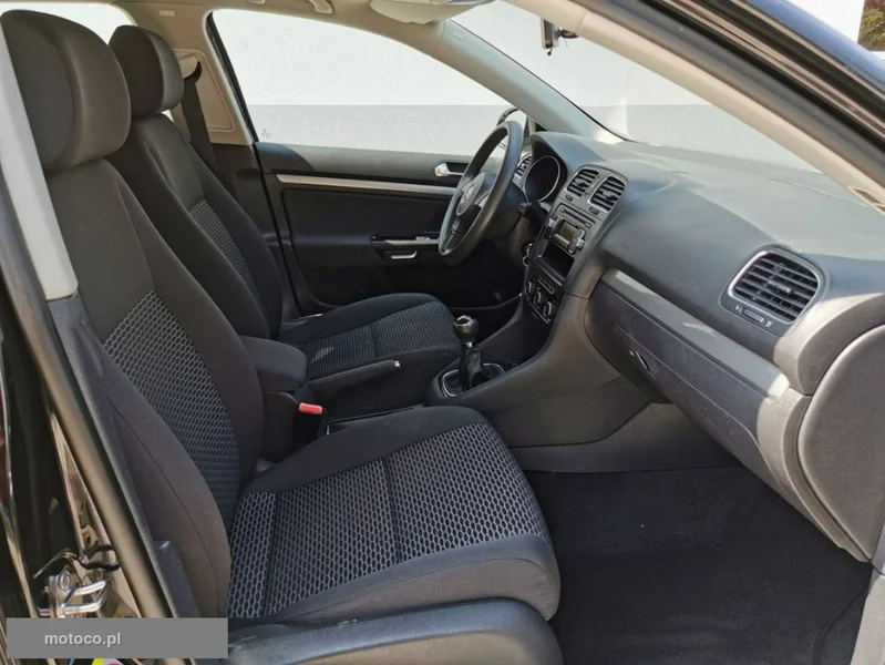 Volkswagen Golf VI 9
