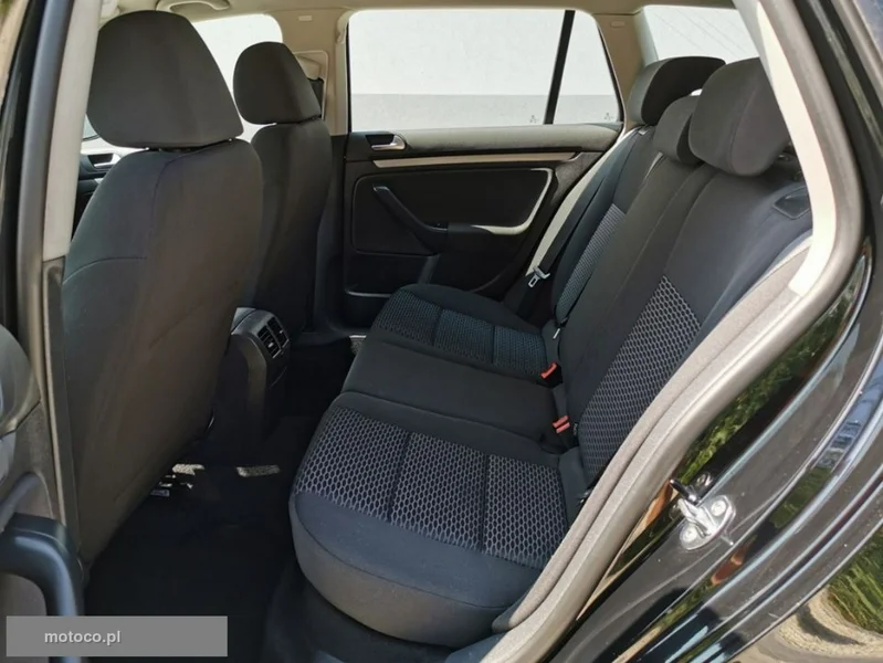 Volkswagen Golf VI 10