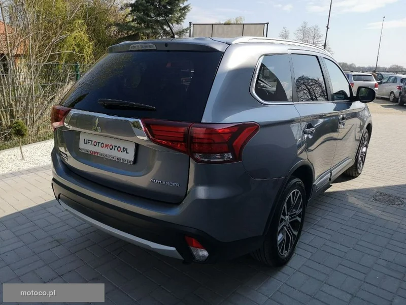 Mitsubishi Outlander 4