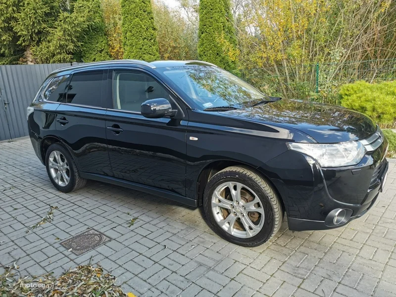 Mitsubishi Outlander 4