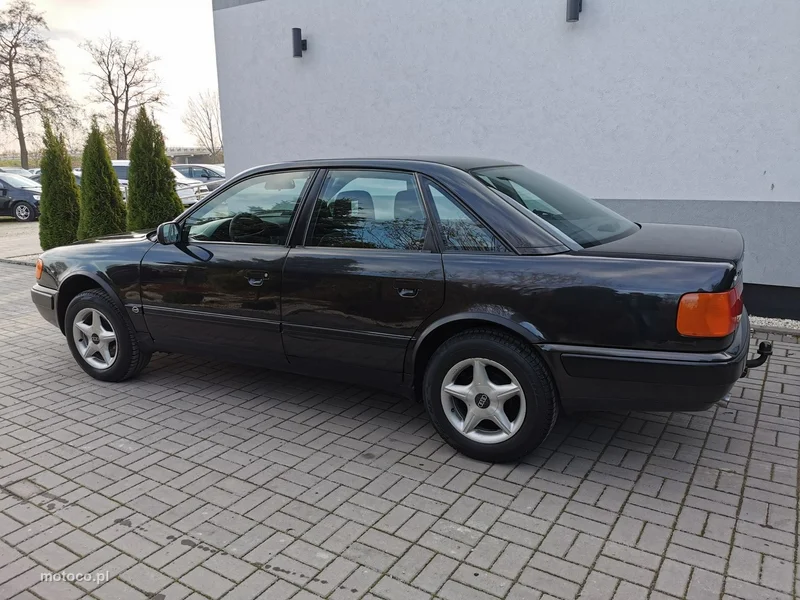 Audi 100 9