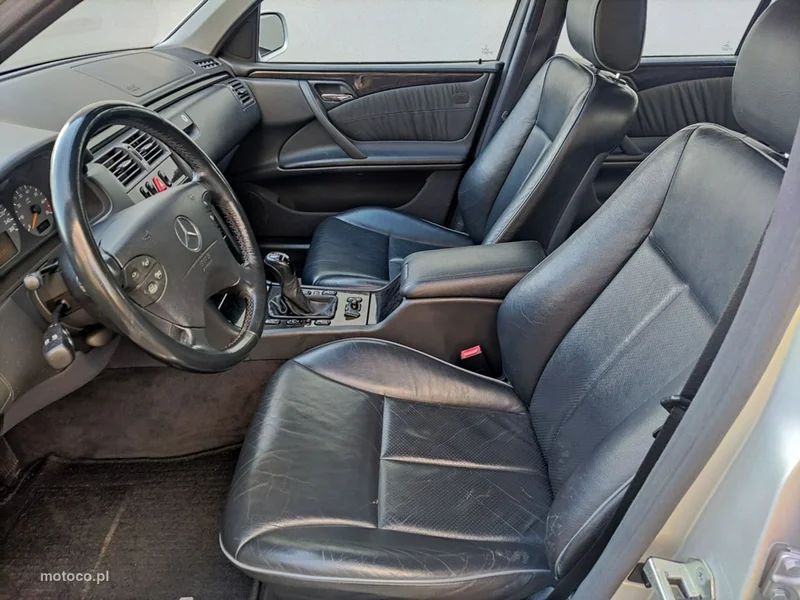 Mercedes-Benz Klasa E W210 E 240 11