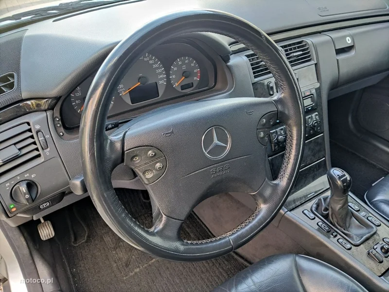 Mercedes-Benz Klasa E W210 E 240 13