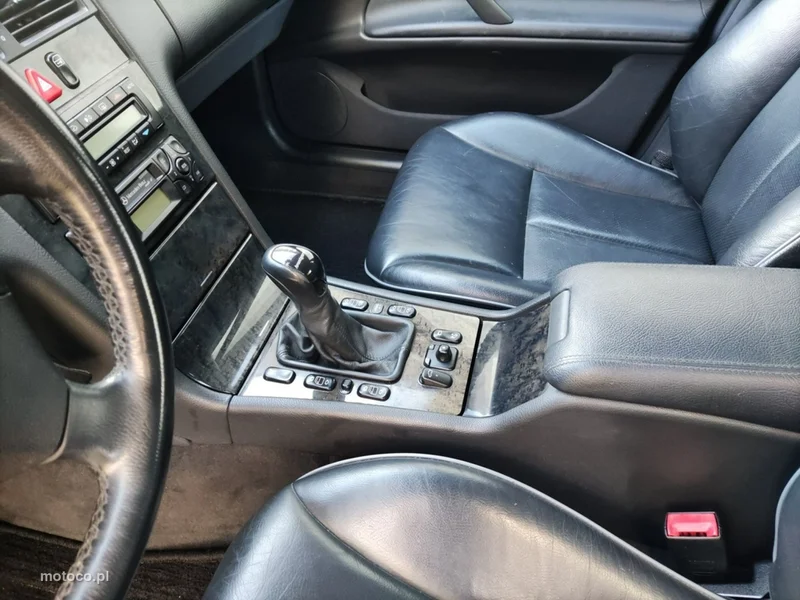 Mercedes-Benz Klasa E W210 E 240 17