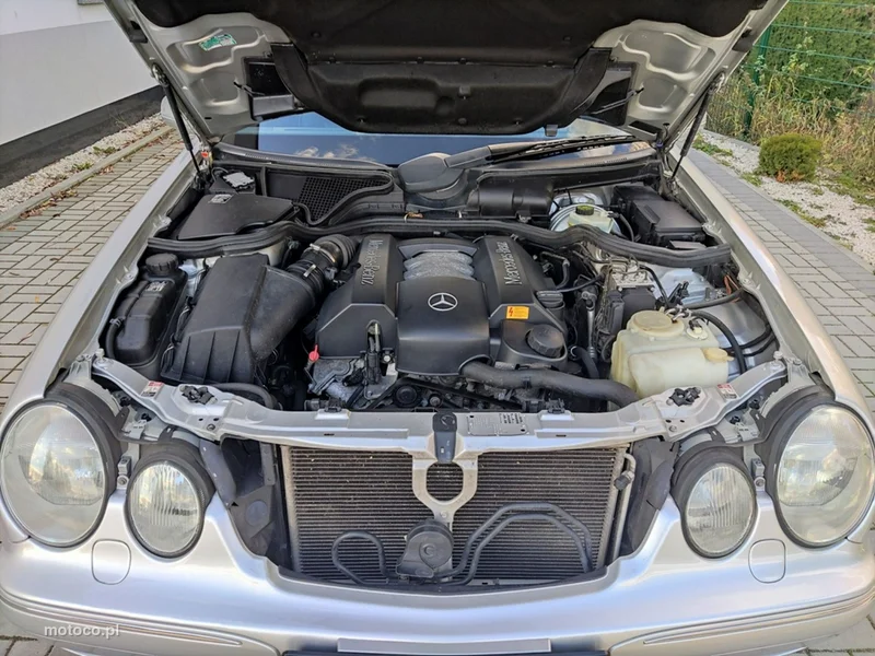 Mercedes-Benz Klasa E W210 E 240 25