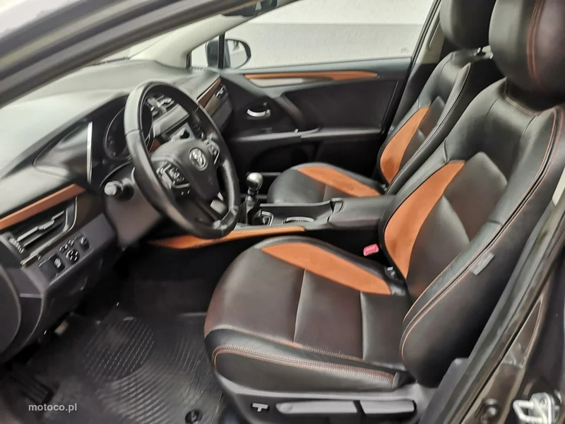 Toyota Avensis T27 18