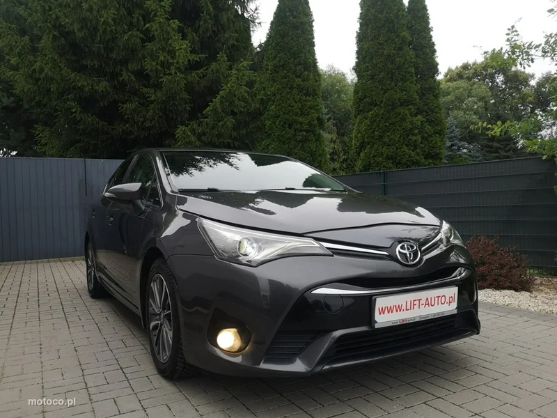 Toyota Avensis T27 3