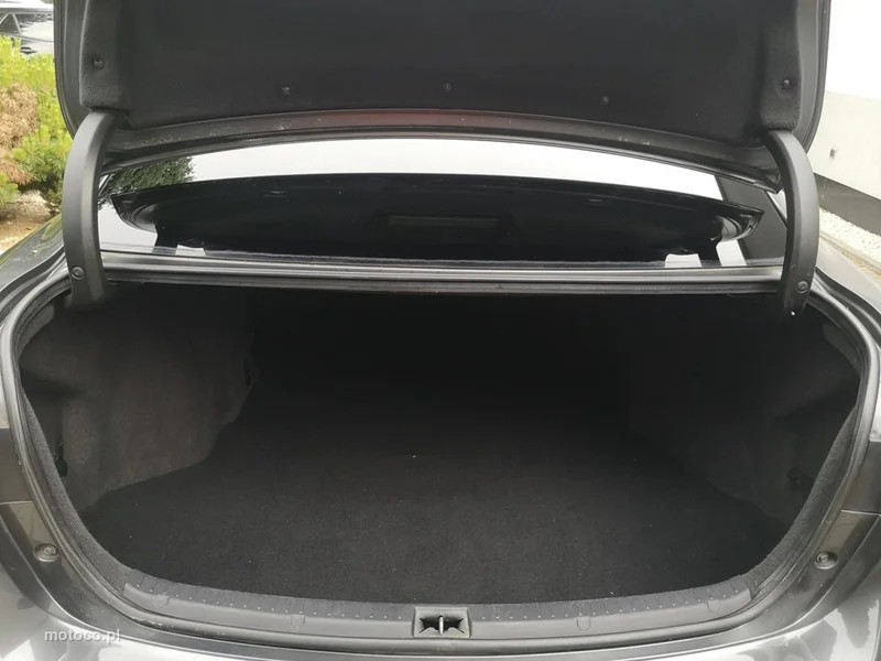 Toyota Avensis T27 23