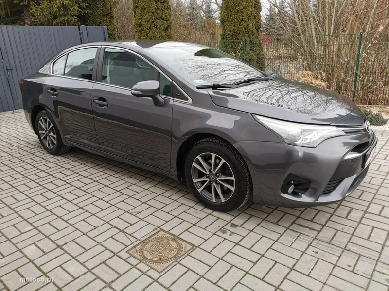Toyota Avensis T27 4