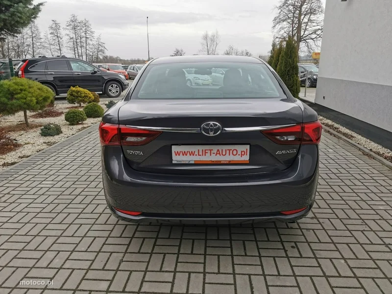 Toyota Avensis T27 7