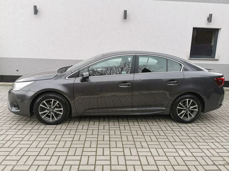 Toyota Avensis T27 10