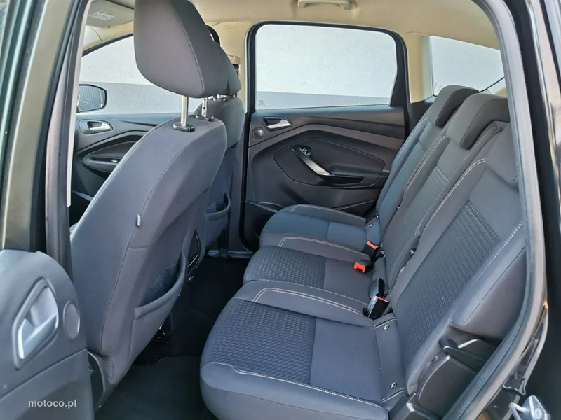 Ford C-Max II 16