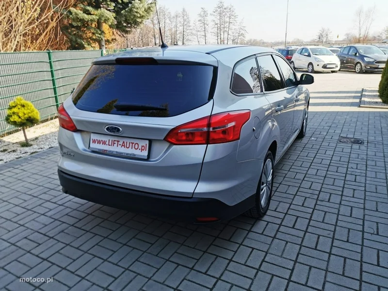 Ford Focus III 6