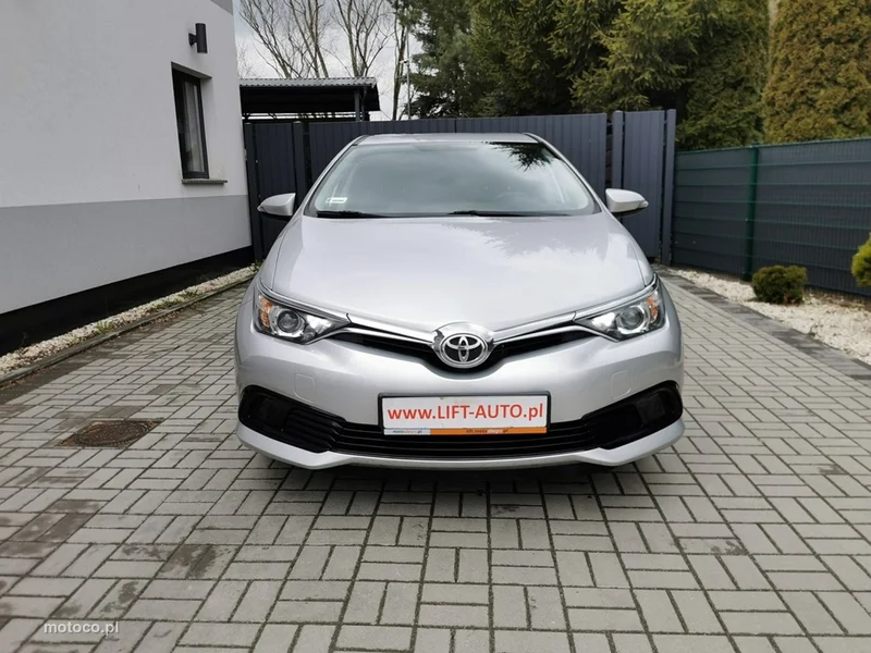 Toyota Auris E180 2