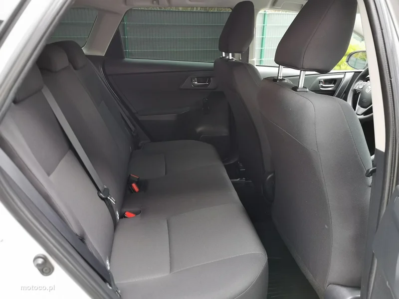 Toyota Auris E180 17