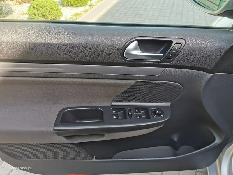 Volkswagen Golf V 20