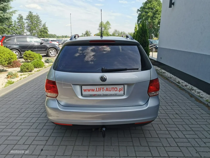 Volkswagen Golf V 8