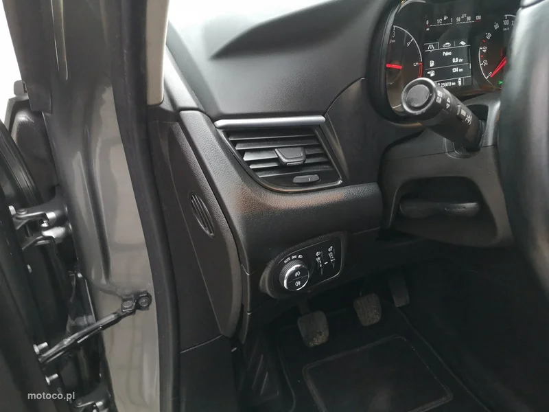 Opel Zafira C Tourer 13