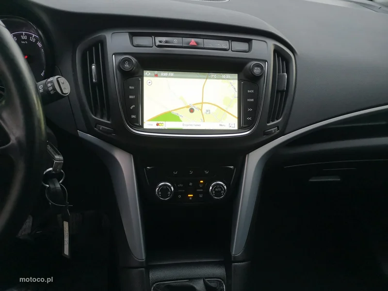 Opel Zafira C Tourer 14