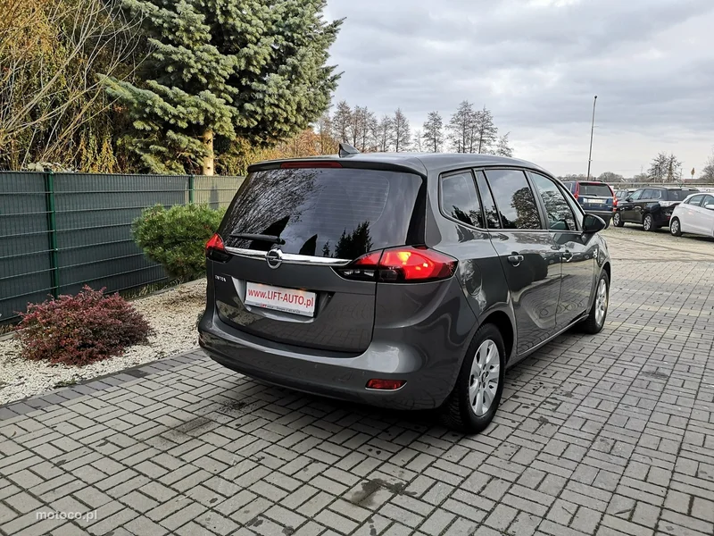 Opel Zafira C Tourer 5