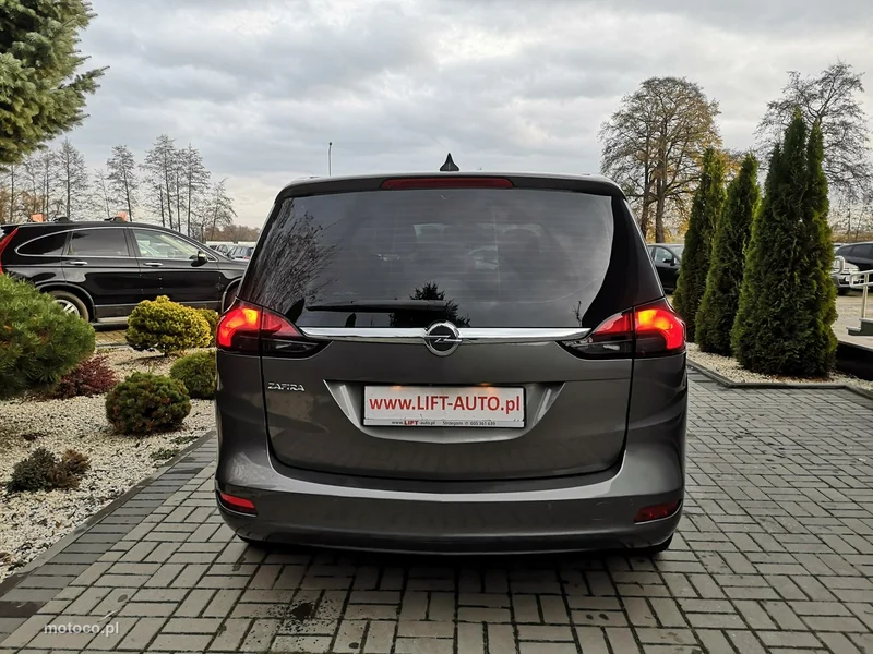 Opel Zafira C Tourer 6