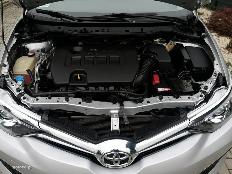 Toyota Auris E180 18
