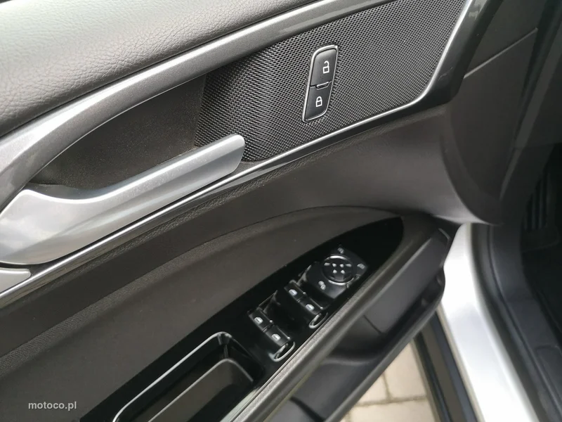 Ford Mondeo V 17