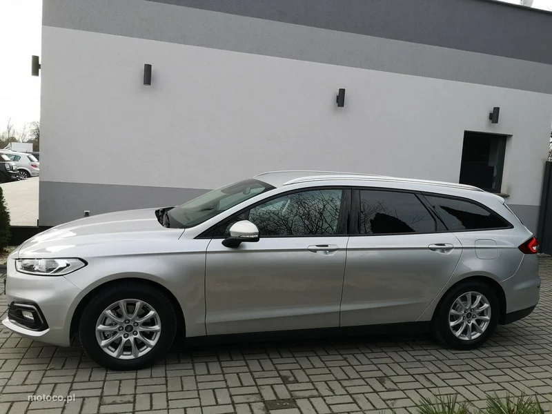 Ford Mondeo V 10