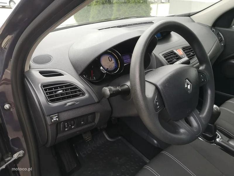 Renault Fluence 12