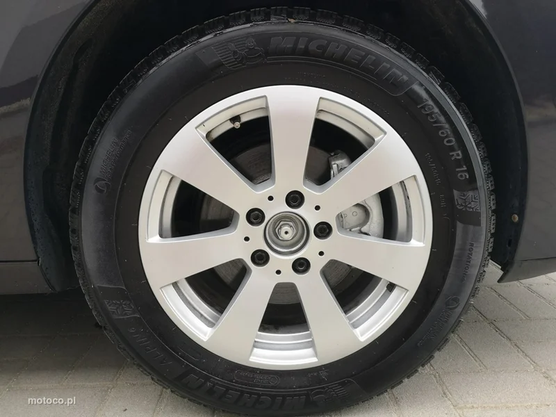 Renault Fluence 25