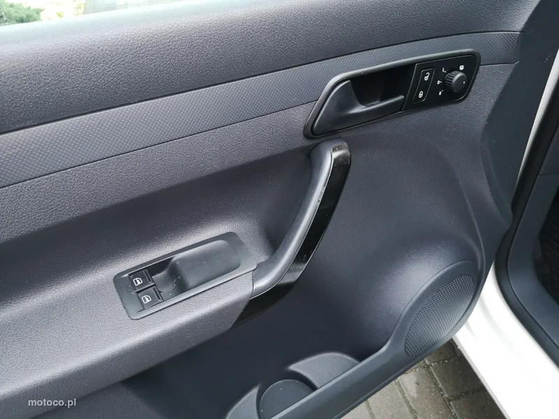 Volkswagen Caddy III 11