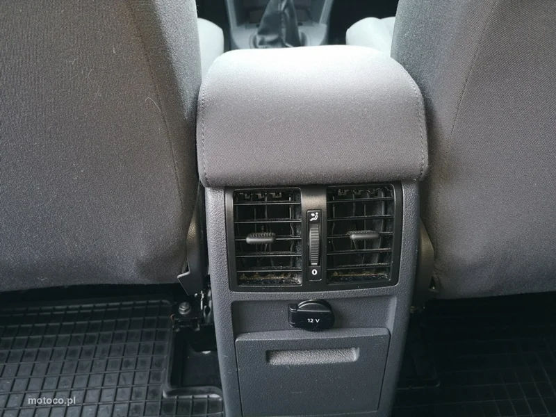 Volkswagen Caddy III 17