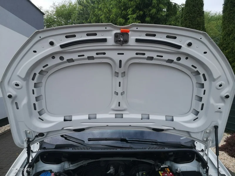Volkswagen Caddy III 23