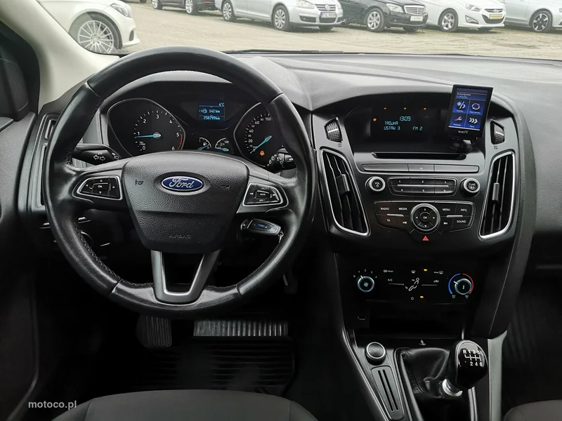 Ford Focus III 12