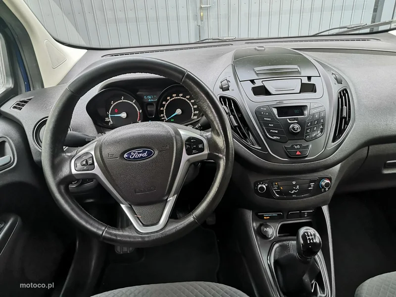 Ford Tourneo Courier 11