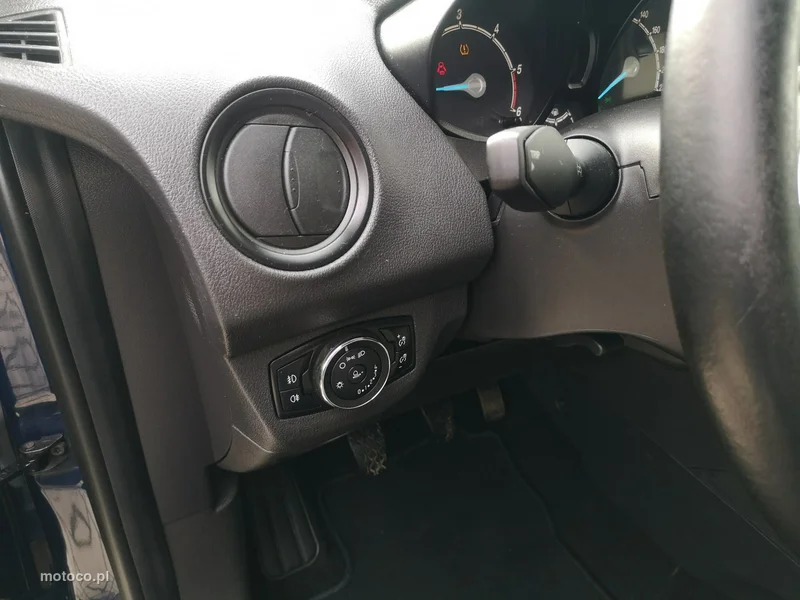 Ford Tourneo Courier 13