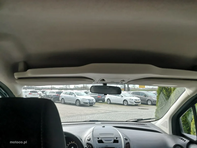 Ford Tourneo Courier 16