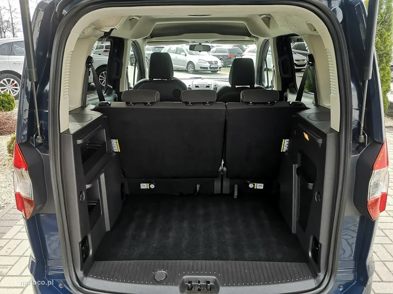 Ford Tourneo Courier 7