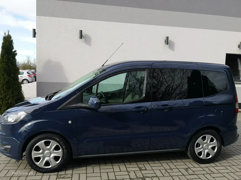 Ford Tourneo Courier 9