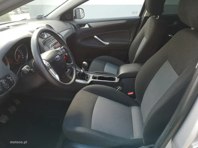 Ford Mondeo V 13
