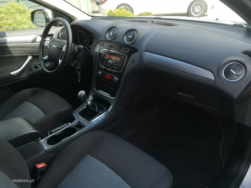 Ford Mondeo V 16