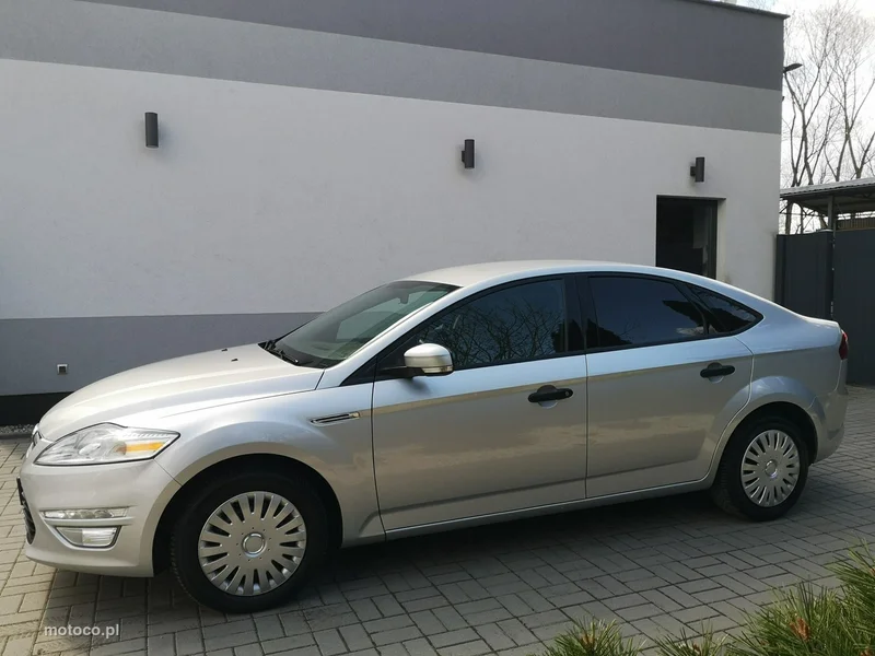 Ford Mondeo V 8
