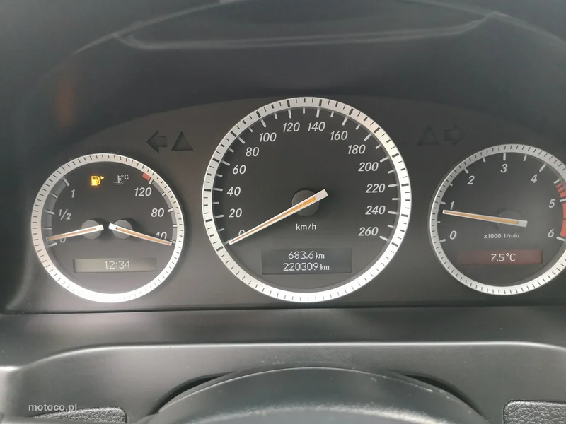Mercedes-Benz Klasa C W204 C 200 15