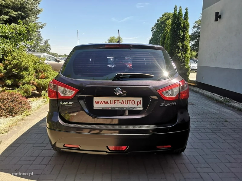 Suzuki (SX4) S-Cross 6