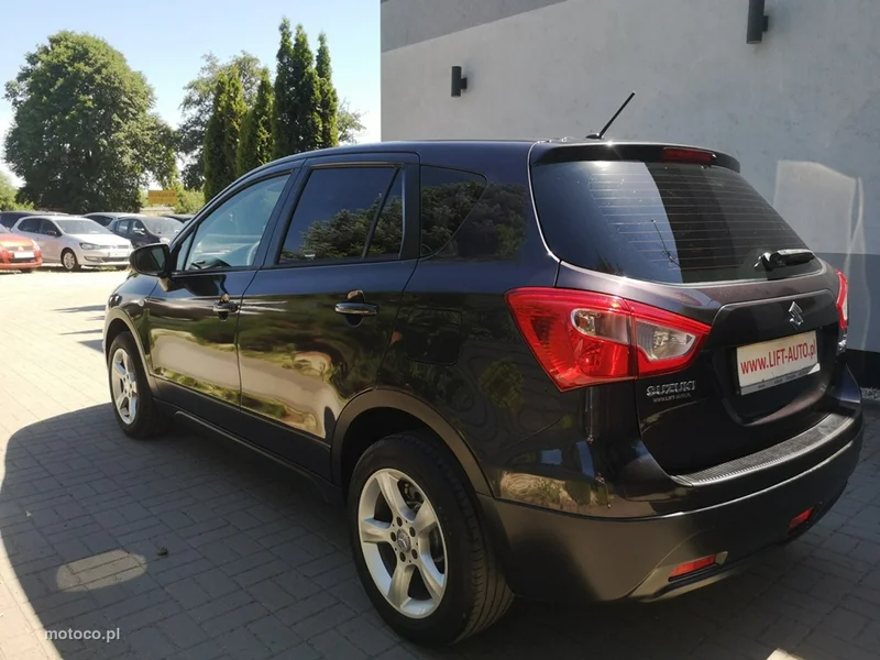 Suzuki (SX4) S-Cross 8