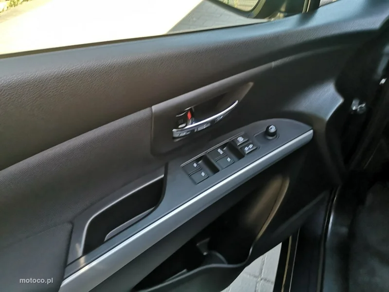 Suzuki (SX4) S-Cross 10